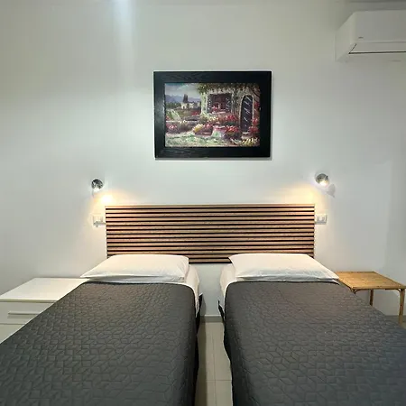 Lora's House 5terre * 斯培西亚