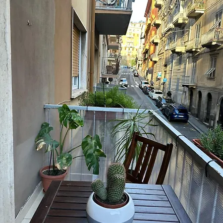 Lora's House 5terre Tatil Evi *